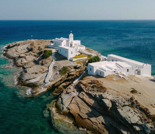 Chrysa & Amir in Sifnos